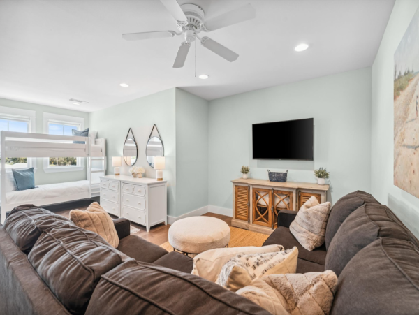 Luxury 5-Bedroom Vacation Townhome in Seagrove Beach - Golf Cart included